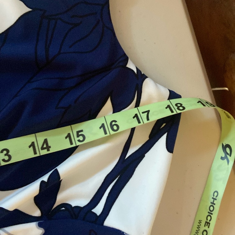 Lauren Ralph Lauren White & Navy Blue Floral V-Neck Dress - Picture 7 of 9